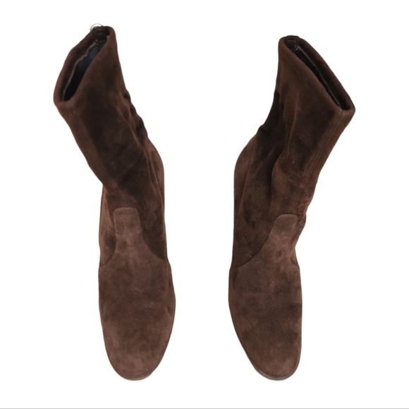 Casadei Made In Italy Suede Ankle Booties. - Picture 3 of 9